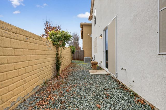 60 Vicenza Dr, Stockton, CA 95209