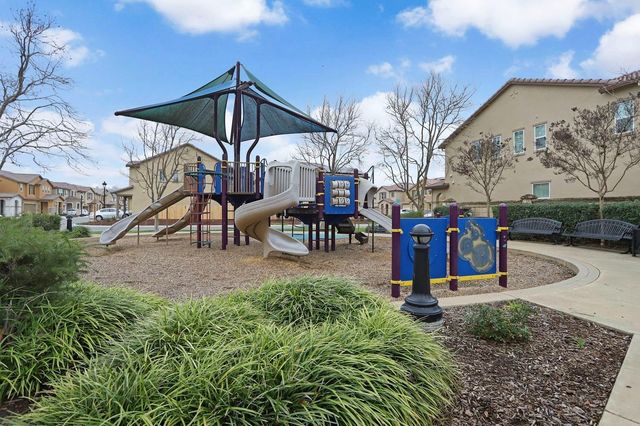 60 Vicenza Dr, Stockton, CA 95209