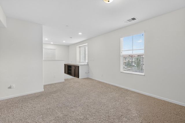 60 Vicenza Dr, Stockton, CA 95209