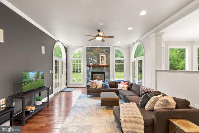 39716 GOLDEN SPRINGS CT, Hamilton, VA 20158