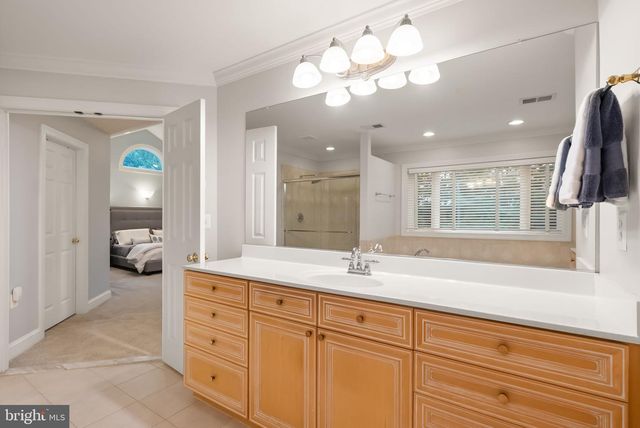 39716 GOLDEN SPRINGS CT, Hamilton, VA 20158