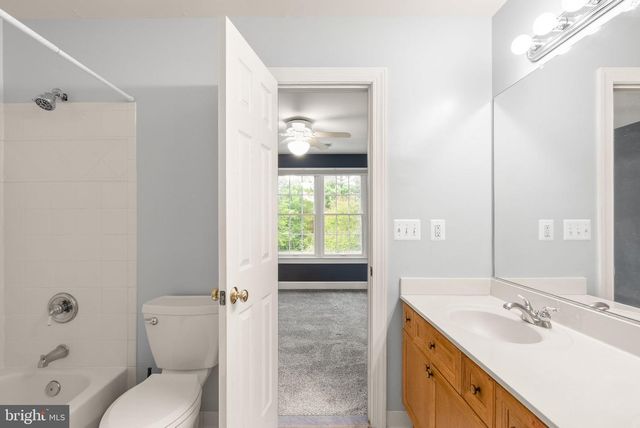 39716 GOLDEN SPRINGS CT, Hamilton, VA 20158