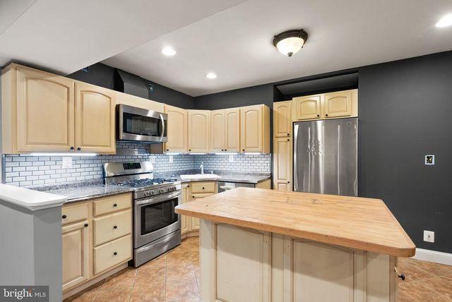39716 GOLDEN SPRINGS CT, Hamilton, VA 20158
