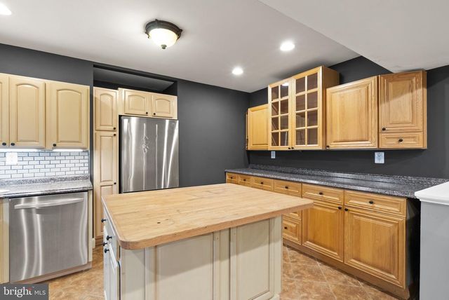 39716 GOLDEN SPRINGS CT, Hamilton, VA 20158