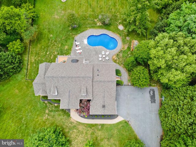 39716 GOLDEN SPRINGS CT, Hamilton, VA 20158