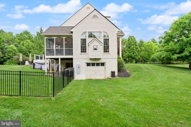 39716 GOLDEN SPRINGS CT, Hamilton, VA 20158