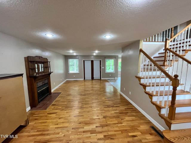 9269 Mountain Cove Road, Pound, VA 24279