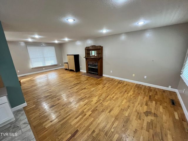 9269 Mountain Cove Road, Pound, VA 24279