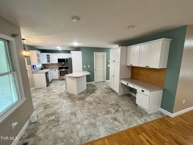 9269 Mountain Cove Road, Pound, VA 24279