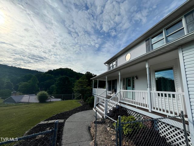 9269 Mountain Cove Road, Pound, VA 24279