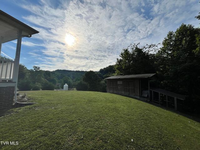 9269 Mountain Cove Road, Pound, VA 24279