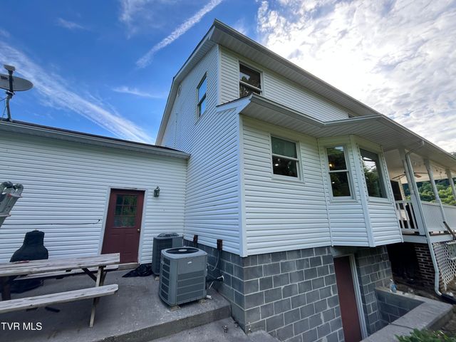 9269 Mountain Cove Road, Pound, VA 24279