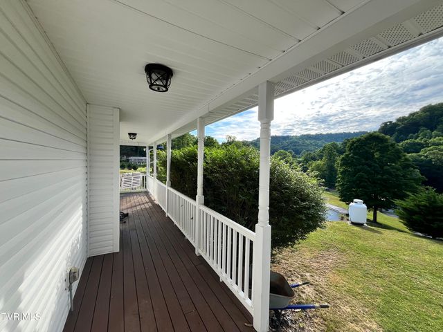 9269 Mountain Cove Road, Pound, VA 24279