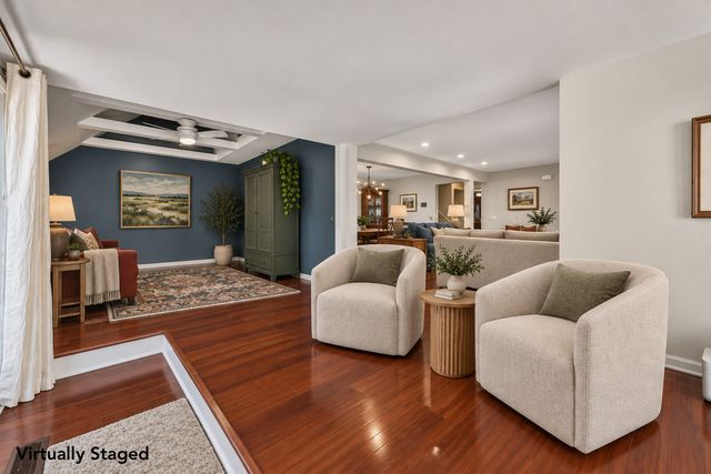 87 Whittington Course, St. Charles, IL 60174