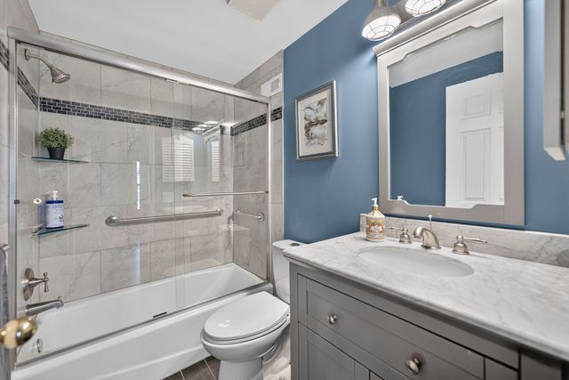87 Whittington Course, St. Charles, IL 60174