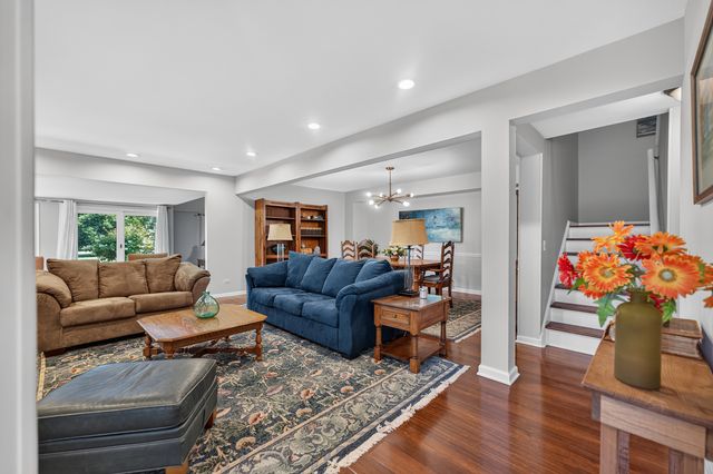 87 Whittington Course, St. Charles, IL 60174