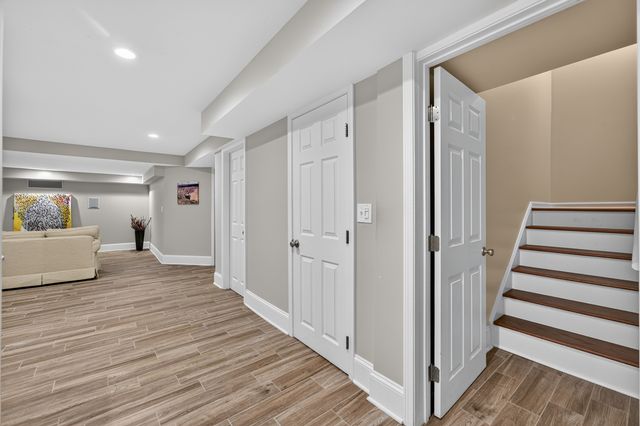 87 Whittington Course, St. Charles, IL 60174