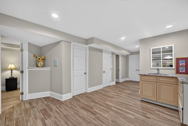 87 Whittington Course, St. Charles, IL 60174