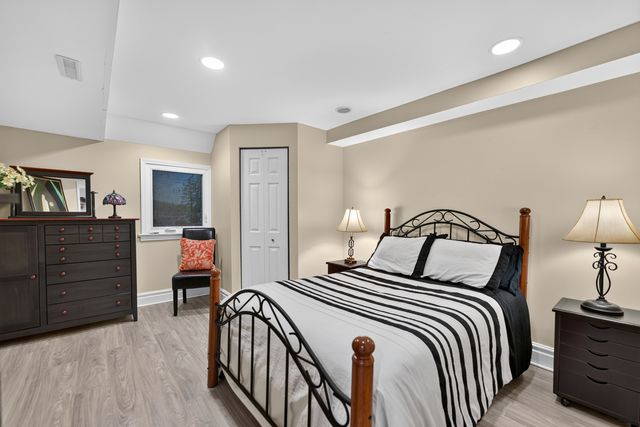 87 Whittington Course, St. Charles, IL 60174