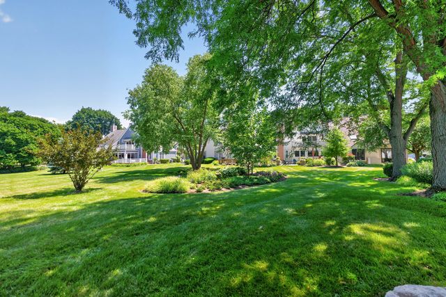 87 Whittington Course, St. Charles, IL 60174