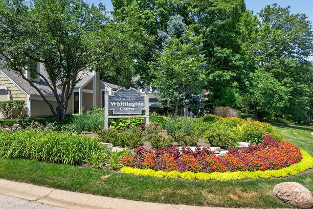 87 Whittington Course, St. Charles, IL 60174