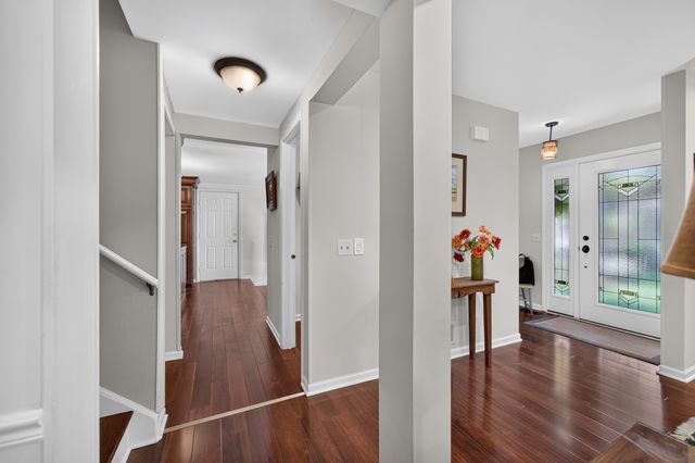 87 Whittington Course, St. Charles, IL 60174