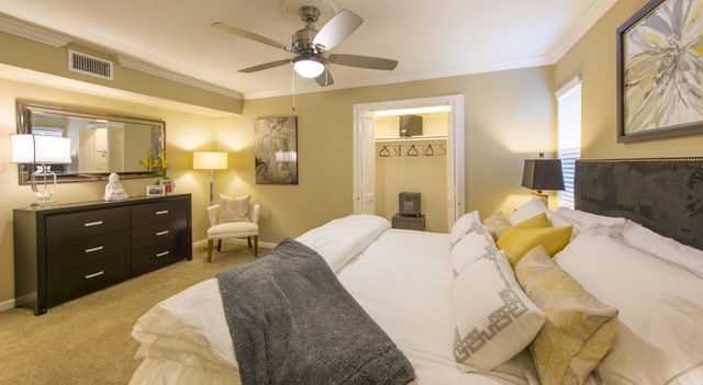 10220 Memorial Drive F11, Houston, TX 77024