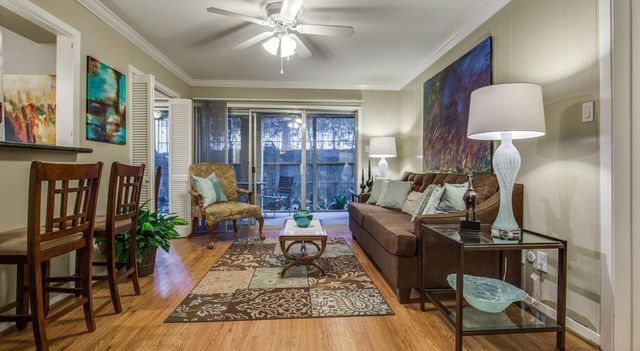 10220 Memorial Drive F11, Houston, TX 77024