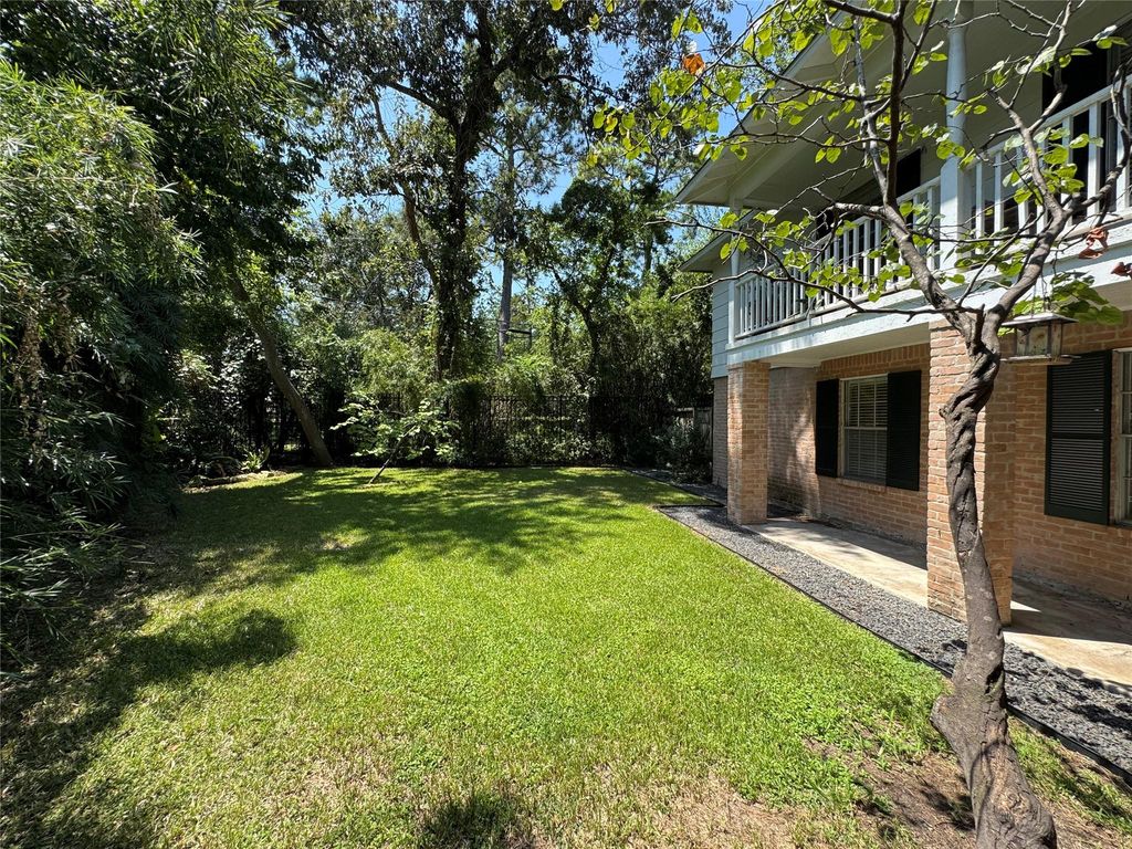 10220 Memorial Drive F11, Houston, TX 77024