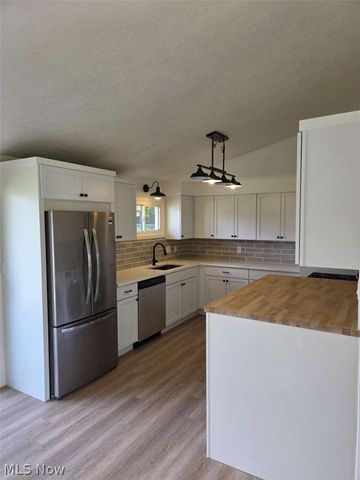 9079 N Plaza Drive, Northfield, OH 44067