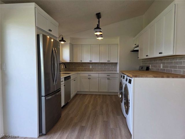 9079 N Plaza Drive, Northfield, OH 44067