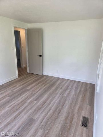 9079 N Plaza Drive, Northfield, OH 44067