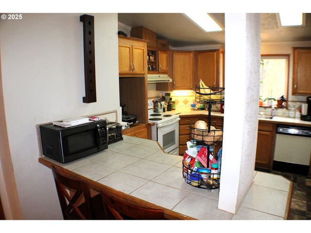 231 ARROW Way, Myrtle Creek, OR 97457