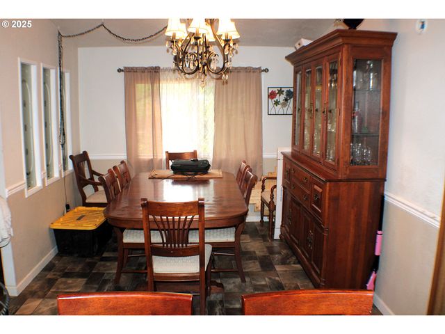 231 ARROW Way, Myrtle Creek, OR 97457