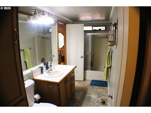 231 ARROW Way, Myrtle Creek, OR 97457