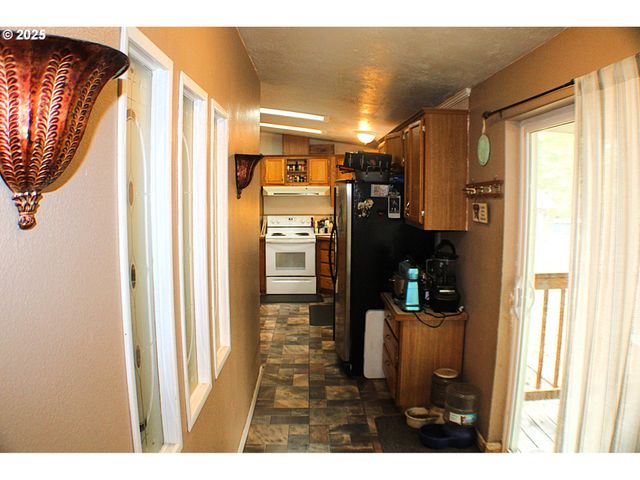 231 ARROW Way, Myrtle Creek, OR 97457