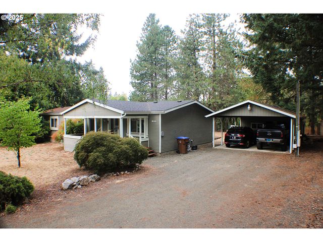 231 ARROW Way, Myrtle Creek, OR 97457