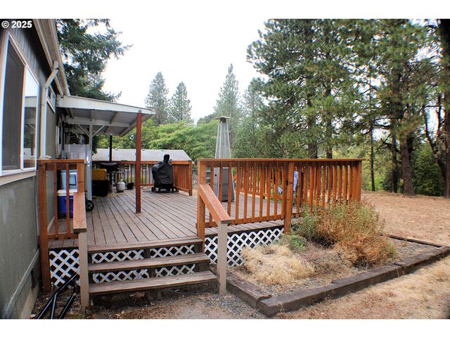 231 ARROW Way, Myrtle Creek, OR 97457