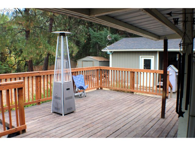 231 ARROW Way, Myrtle Creek, OR 97457