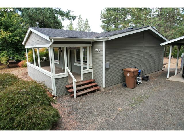 231 ARROW Way, Myrtle Creek, OR 97457
