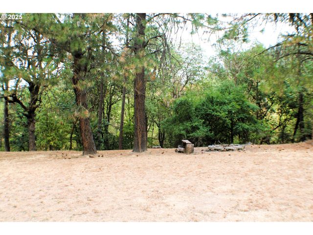 231 ARROW Way, Myrtle Creek, OR 97457