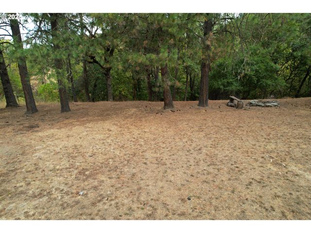 231 ARROW Way, Myrtle Creek, OR 97457