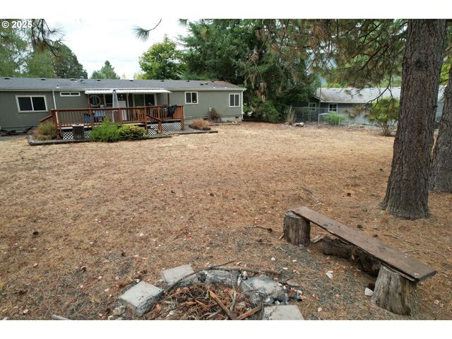 231 ARROW Way, Myrtle Creek, OR 97457