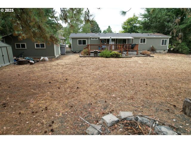 231 ARROW Way, Myrtle Creek, OR 97457