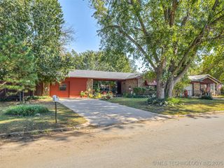 203 S 205th East Avenue, Tulsa, OK 74108