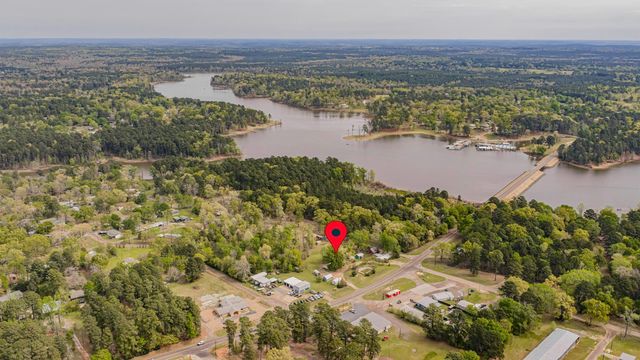 8880 FM 729, Avinger, TX 75630