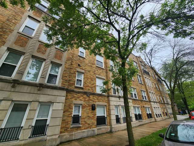 7000 S East End Avenue 303, Chicago, IL 60649