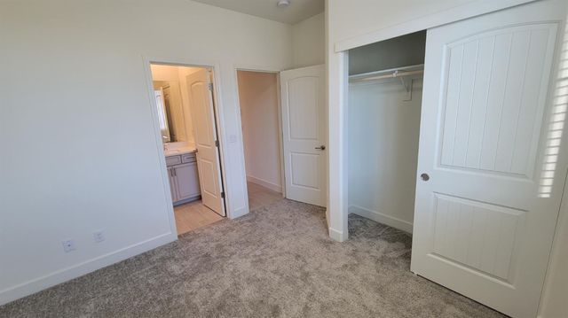 6064 Oberlander Dr, Roseville, CA 95747