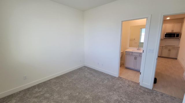 6064 Oberlander Dr, Roseville, CA 95747