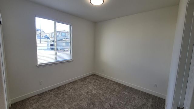 6064 Oberlander Dr, Roseville, CA 95747